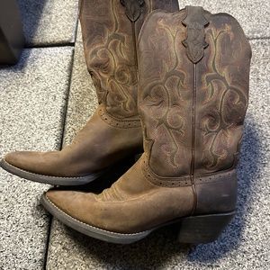 Size 5.5 Justin’s boots